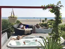 LUX Beach House Barcelona with pool and jacuzzi beach access