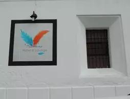 FEATHERS AND LOUNGE Hostel