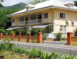 Reef Holiday Apartments