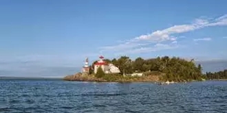 Bruce Bay Cottages & Lighthouse