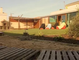 Tribo da Praia - Almagreira Surf Hostel