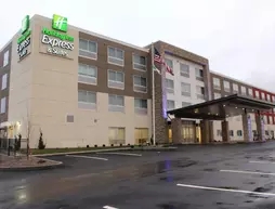 Holiday Inn Express and Suites Marietta
