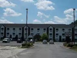 Brookshire Inn and Suites