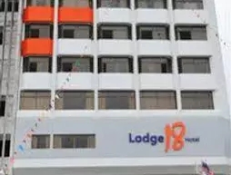 Lodge 18 Hotel