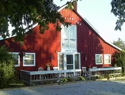 Kennedys Red Barn Inn
