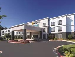 La Quinta Inn and Suites Kennesaw