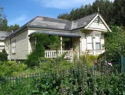 Glenbrook House and Cottage