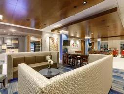 Holiday Inn Express and Suites Sturbridge