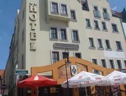 Hotel Restauracja Podzamcze