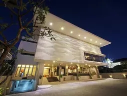 Adhi Jaya Sunset Hotel
