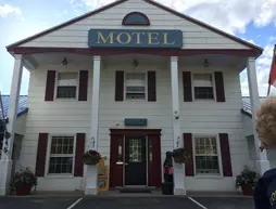 Colonial Valley Motel
