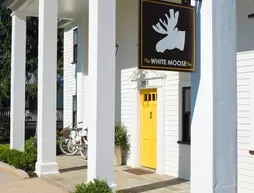 White Moose Inn