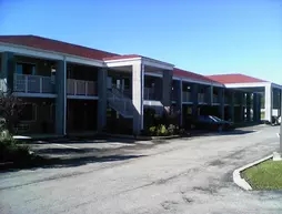 Campton Parkway Inn