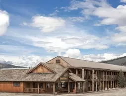 Mountain Village Lodge
