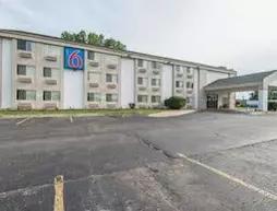 Motel 6 Lawrence KS