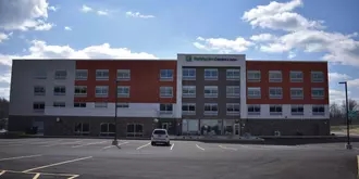 Holiday Inn Express and Suites Parkersburg East
