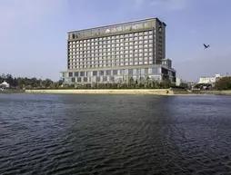 EverRich Golden Lake Hotel