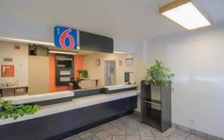 Motel 6 Red Bluff