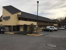 Norwood Inn and Suites