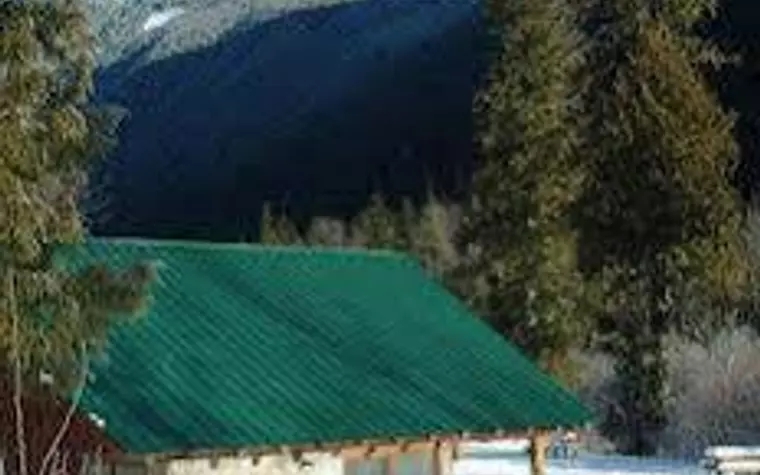 Peaks Lodge