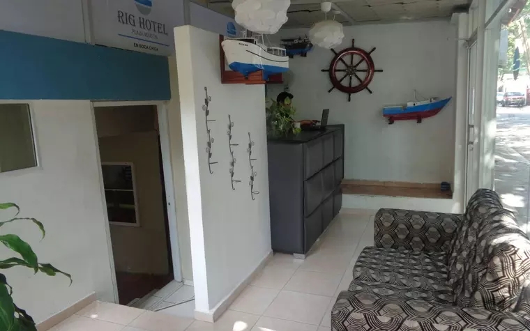 RIG Hostel Boca Chica Back Packer