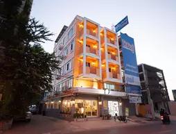 Hoppers Place Donmuang Hostel