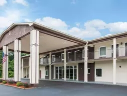 Days Inn and Suites Forest City