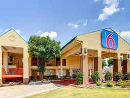 Motel 6 Arlington TX