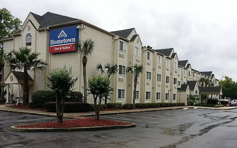 Hometown Inn & Suites Jacksonville Butler Blvd./Southpoint