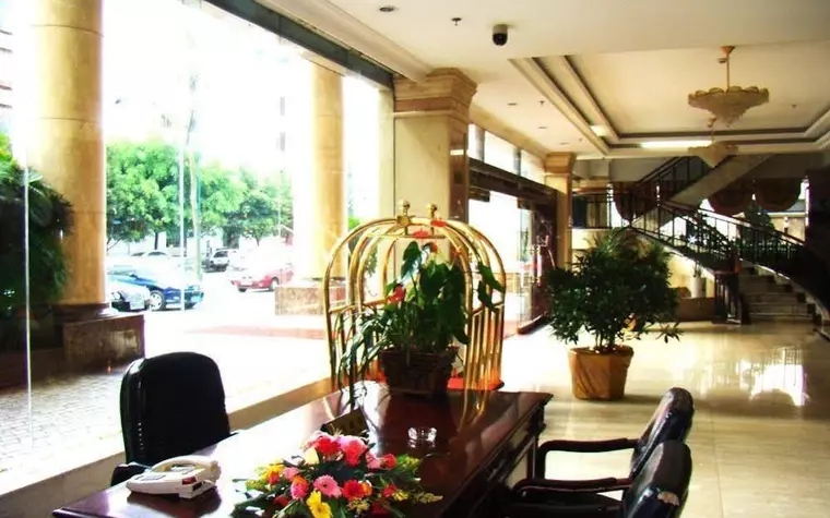Yunnan Golden Eagle Hotel
