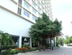 The Dynasty Bangkok Hotel