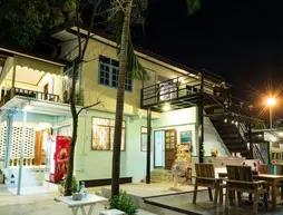 Nang Ta Yon at Ban Thap Chang Hostel