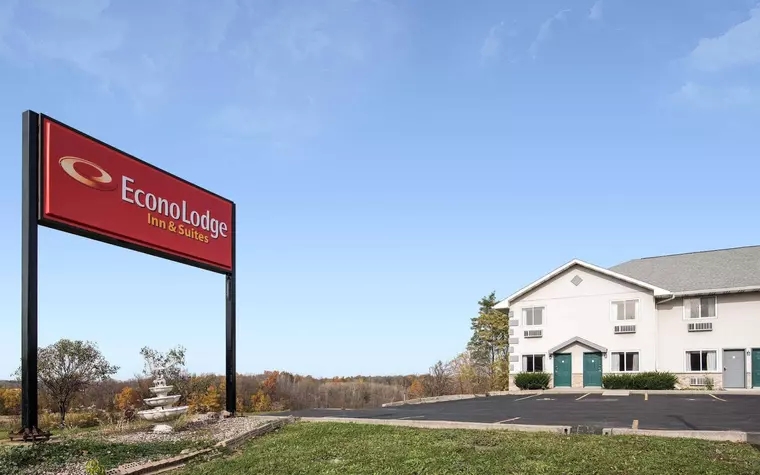 Econo Lodge Inn and Suites Canandaigua