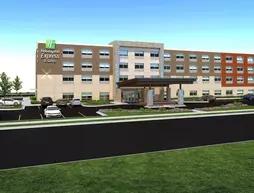 Holiday Inn Express and Suites Commerce