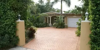 European Guesthouse/GNEXX North of Miami Shores
