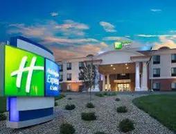 Holiday Inn Express Hotel & Suites Concordia US 81