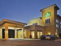 La Quinta Inn & Suites Knoxville Central Papermill