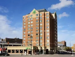 Holiday Inn & Suites Winnipeg Downtown