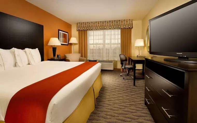 Holiday Inn Express & Suites Manassas