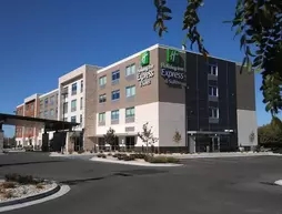 HOLIDAY INN EXPRESS & SUITES BOISE AIRPORT