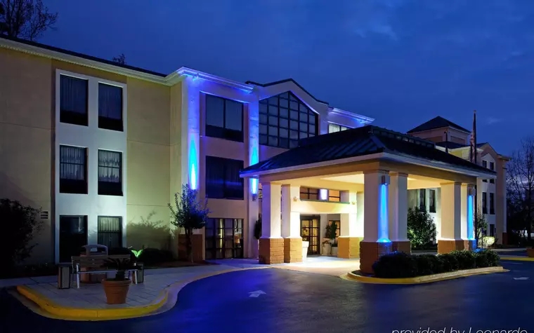 Holiday Inn Express Hotel & Suites Lexington-Hwy 378