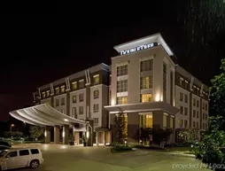 DoubleTree by Hilton Baton Rouge