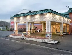 GuestHouse Inn and Suites Williamstown - Marietta