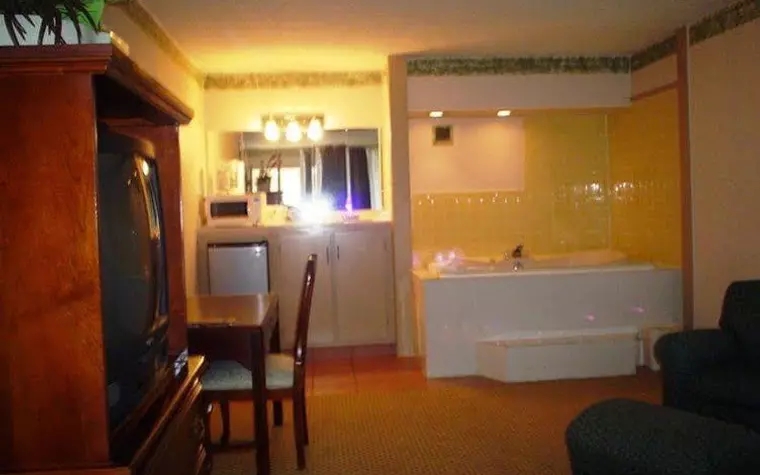 Country Hearth Inn and Suites