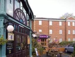 Premier Inn Stockport Central