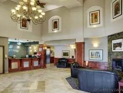 Lakeview Inn & Suites - Fort Nelson