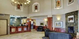 Lakeview Inn & Suites - Fort Nelson