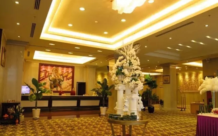 Hai Ba Trung Hotel and Spa