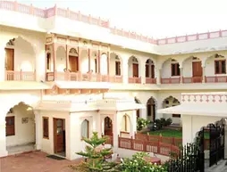 Nana Ki Haveli Hotel