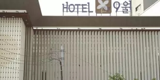 9 Hotel